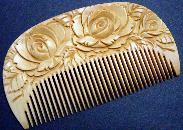 Carved boxwood comb -Rose-
