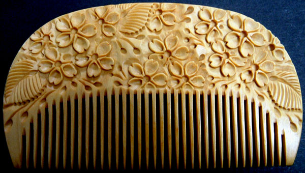 Carved boxwood comb -Cherry blossom-