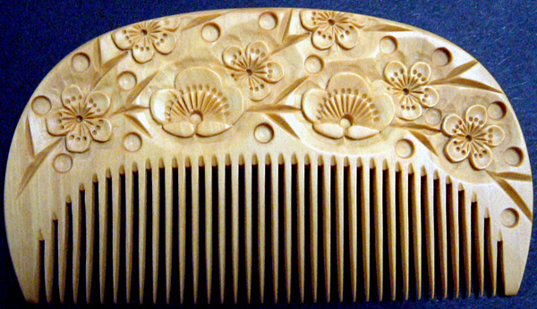 Carved boxwood comb -Ume(Japanese apricot)-