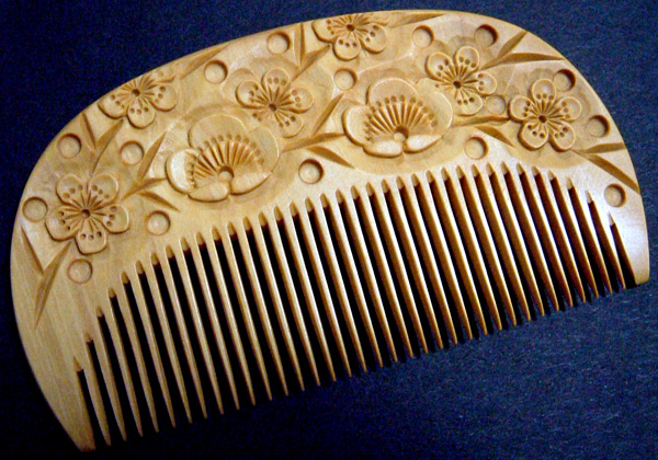 Carved boxwood comb -Ume(Japanese plum)-