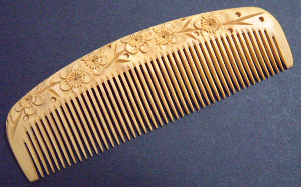 Carved boxwood comb-12cm -Ume- (Japanese Plum)