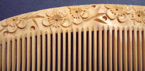 Carved boxwood comb-12cm -Ume- (Japanese Plum)