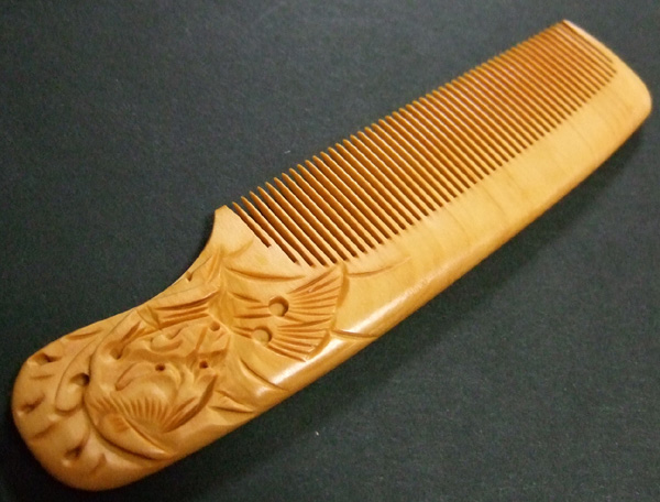 Carved boxwood comb -Hannya-